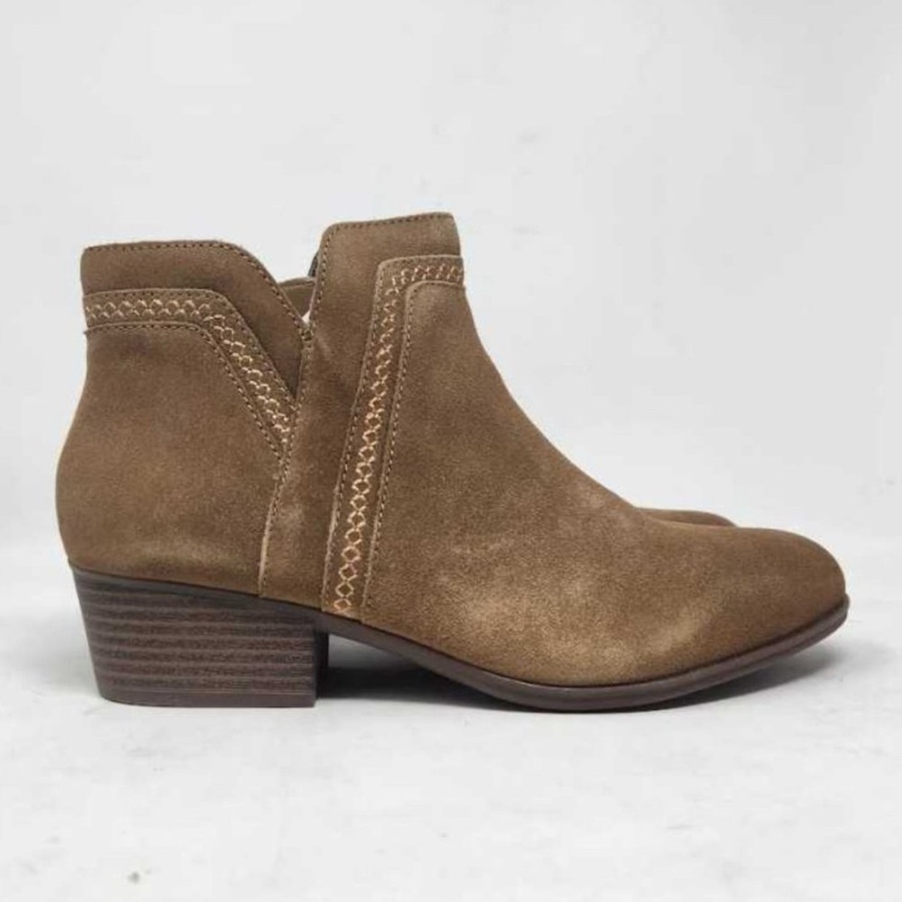 Clarks Adreena Ease Suede Ankle Boots Dark Khaki Size 9.5 NIB